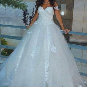 Princess Wedding dress / Ball gown wedding dress / white lace wedding dress /Tul